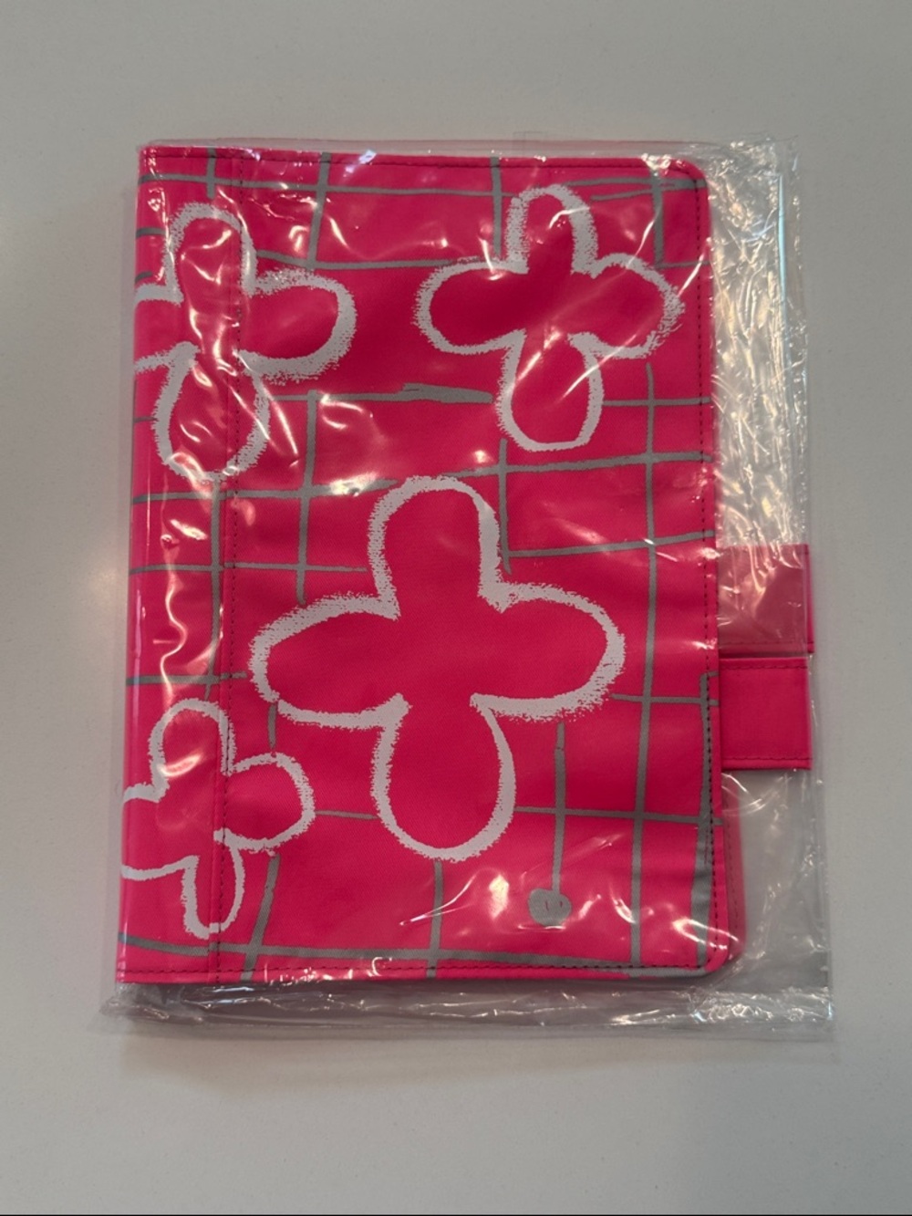 Hobonichi Techo Cousin Cover
2026 - Makoto Matsubayashi: Pink
Flowers - A5 size